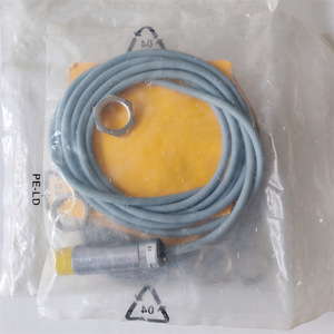 Interruptor de Proximidad Turck Ni8-M18-Az3x 8mm Inductivo Ip67 Automatización Industrial - Product Image 2