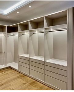 Armario Empotrado a Medida con Estructura Resistente para Uso Residencial - Product Image 2