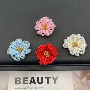 Nouvelles appliques en perles de verre 3D faites à la main, colorées, en forme de petite marguerite, pour la décoration de chaussures, broches et accessoires pour cheveux - Product Image 2