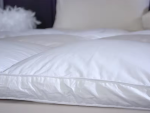 Cubrecolchón Popular de Plumas y Plumón para <span class=keywords><strong>Hotel</strong></span>, Grueso de 700gsm - 1200gsm, Suave, Blanco, con Elástico - Product Image 4