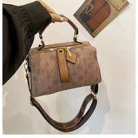 Hochwertige Damenhandtasche Entworfen von Einem Renommierten Designer Reißverschluss mit Geometrischen Mustern Große Kapazität PU-Leder Shopper