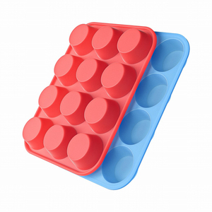 Molde de silicona para hornear de 12 orificios con revestimiento de hierro de cuatro lados para pasteles, bandeja para hornear en el hogar, molde para pastel de gelatina resistente a altas temperaturas - Product Image 5