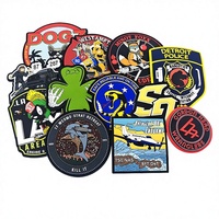Badge en PVC souple personnalisé avec fermoir papillon pour cadeau promotionnel d'entreprise, personnalisation sur mesure