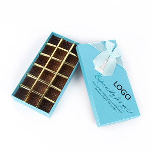Boîte à <span class=keywords><strong>chocolat</strong></span> <span class=keywords><strong>de</strong></span> luxe pour <span class=keywords><strong>Pâques</strong></span>, élégante, chic, gourmande, durable, biodégradable, réutilisable, avec finition bleue mate - Product Image 1