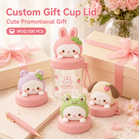 Couvre-bouteille en PVC souple 3D personnalisé couleur bonbon, figurine lapin fraise mignon, capuchon de bouteille en PVC souple, couvre-gobelet en PVC souple