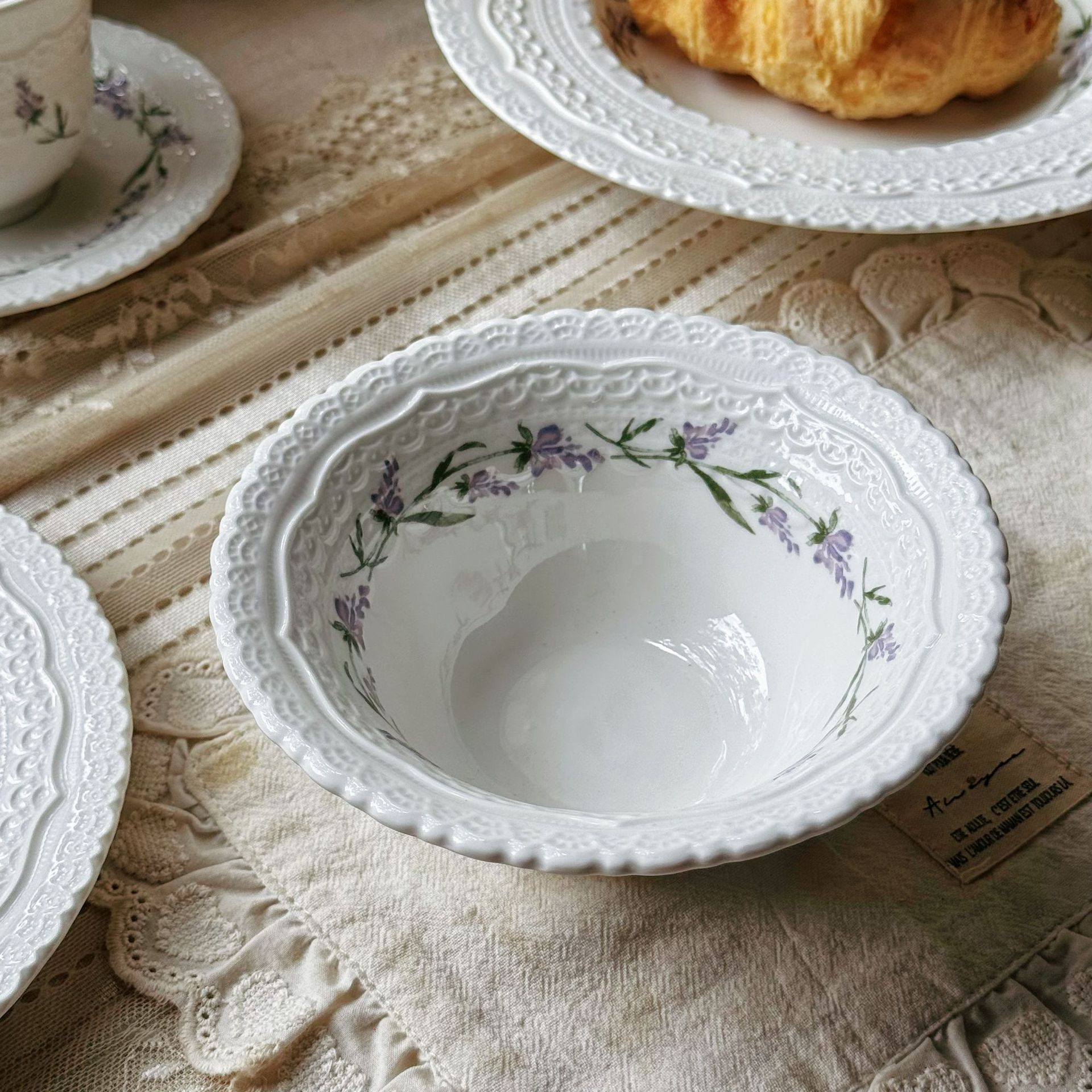 Bol diagonal en relief Lavande Blanche 156cm