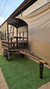 ชุดโต๊ะรับประทานอาหารสไตล์รอยัลลุคเฮอริเทจ ผลิตจากไม้เนื้อแข็ง พร้อมลวดลายแกะสลักประณีต โต๊ะและเก้าอี้ดีไซน์หรูหรา - Product Image 2