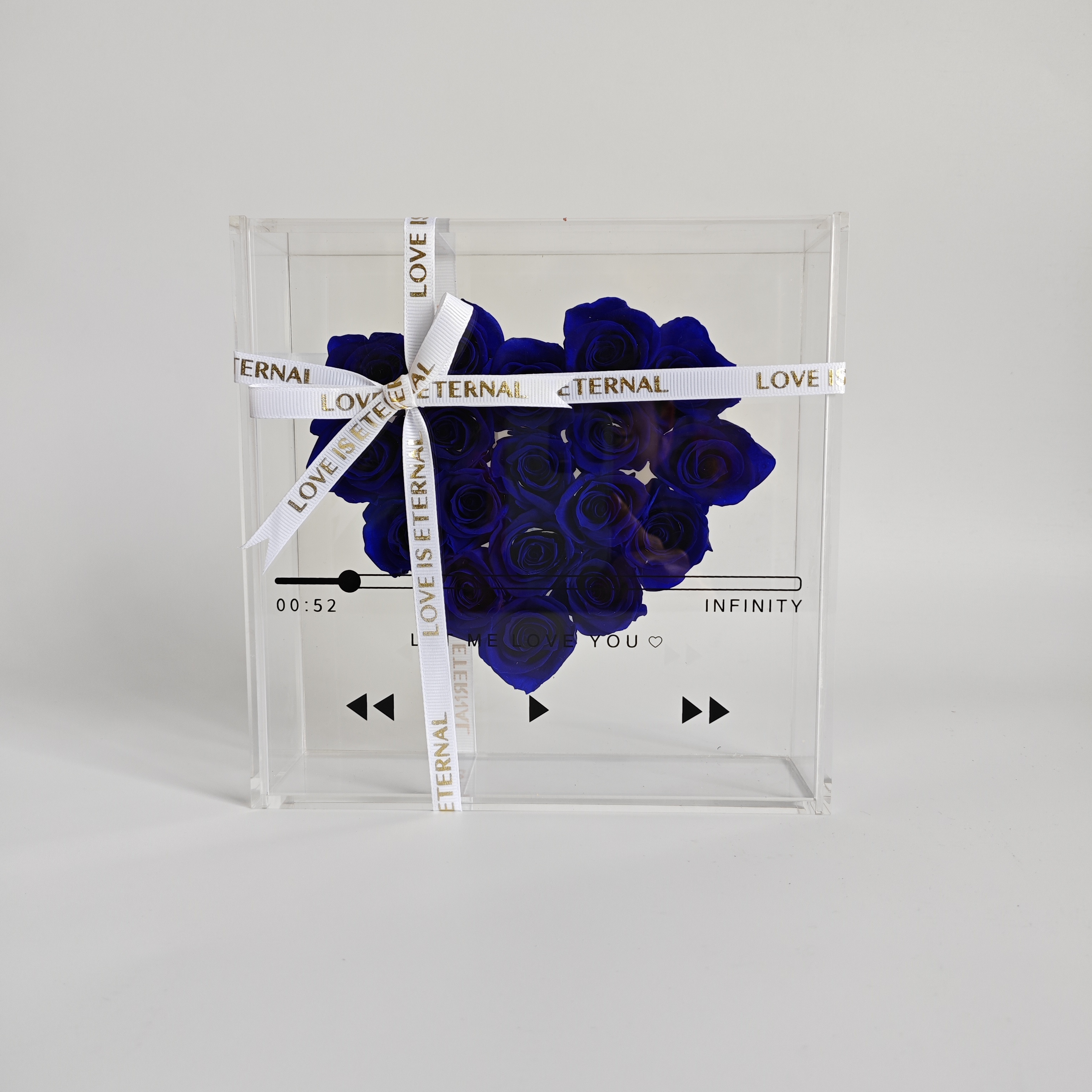 20*20*5 cm 18 roses bleues dans une boîte transparente