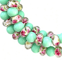 Câble de données USB 3-en-1 imprimé floral frais avec perles, lot de 4 couleurs, décoratif, multi-embouts, cordon de charge universel pour téléphone portable