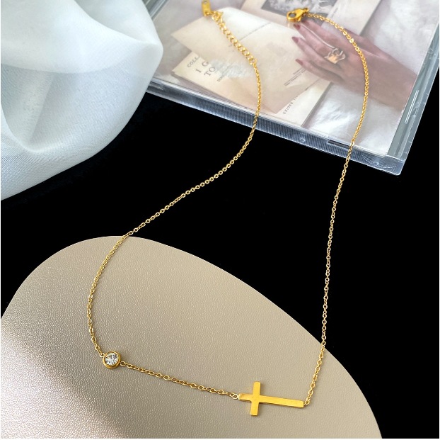 13 [ah390] collier croix or