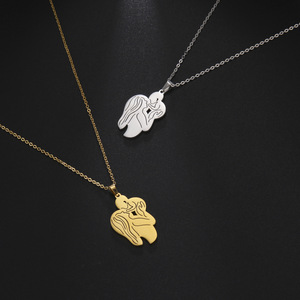 Collier pendentif en acier inoxydable « <span class=keywords><strong>Maman</strong></span> tenant un bébé » avec chaîne à maillons – Cadeau idéal pour la Fête des Mères – Meilleures ventes - Product Image 4