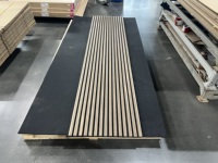 Panneau acoustique en lattes de bois haute densité, panneau mural absorbant le son avec emballage PPWR