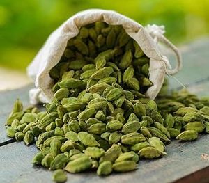 Gousse de cardamome verte, épices séchées en sac en coton, graines aromatiques naturelles pour la cuisine et le thé, DALAI IMPEX Orissa - Product Image 2