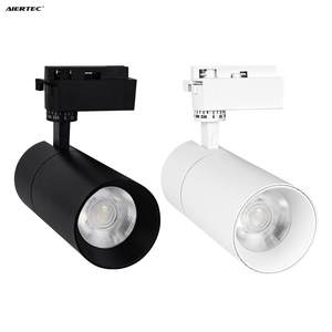 ไฟสปอร์ตไลท์อะลูมิเนียมคุณภาพสูง ปรับมุมได้ 360 องศา 10W 20W 30W 110V 265V ไฟ LED ติดราง สำหรับใช้ภายในอาคาร โชว์รูม ร้านค้า นิทรรศการ - Product Image 1