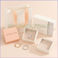 Sacs de courses en papier personnalisés en gros avec poignée pour l'emballage des Apple iPhone 17 Pro Max, sacs pour le commerce de détail de vêtements et de téléphonie mobile