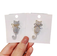 Broche chat mignon en alliage plaqué or, entièrement ornée de strass et de cristaux, avec nœud, accessoire pour pull, manteau et costume