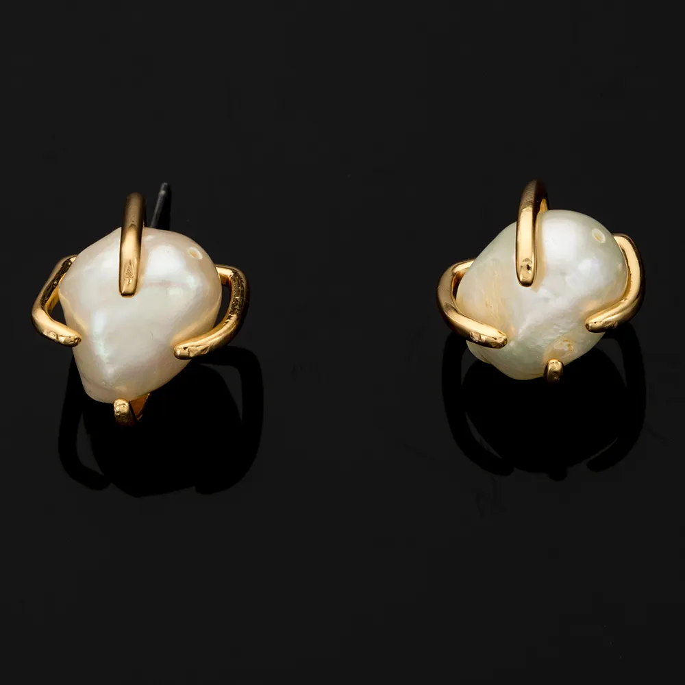 Custom Made Fresh Water Pearl Gold Plated Minimalist Natural Baroque Pearl Earrings for fashion jewelry