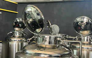 Fermenteur conique GHO 300L SUS 304 avec refroidisseur pour restaurant, système de brassage de bar, cuve de <span class=keywords><strong>fermentation</strong></span> de bière - Product Image 3