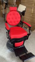 Fauteuil de Barbier Noir Moderne Hydraulique Inclinable avec Appui-tête, Repose-pieds et Design Minimaliste du Dossier