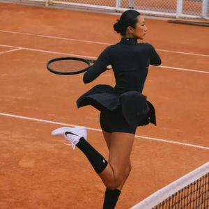 Jupe de tennis personnalisée blanche en tissu écologique respirant, à demi-zip, manches longues détachables, douce, séchage rapide, extensible dans les 4 sens - Product Image 3