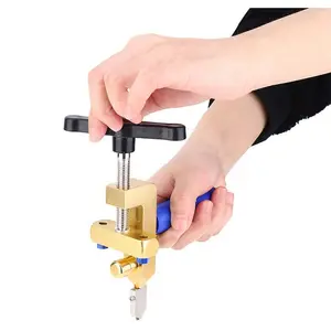 Nuovo apribottiglie in vetro per tagliere apribottiglie - Product Image 1