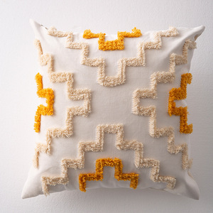 Nouveau design de housses de <span class=keywords><strong>coussin</strong></span> en velours tufté <span class=keywords><strong>marocain</strong></span> avec broderie géométrique vintage pour la décoration intérieure et les hôtels - Product Image 4