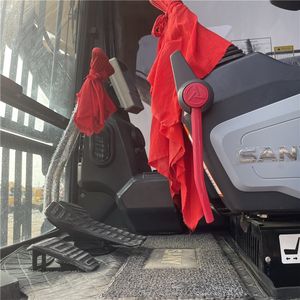 Excavadora Usada SANY SY265C Robusta y de Bajo Mantenimiento para Trabajos Eficientes de Excavación en Canteras, Construcción de Carreteras y Excavación de Cimentaciones Profundas - Product Image 2