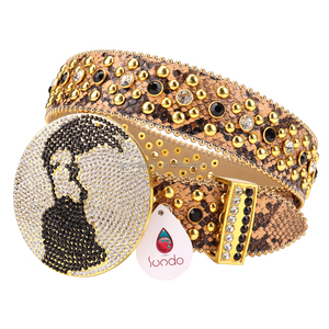 Cinturón Vaquero Occidental <span class=keywords><strong>con</strong></span> Pedrería, Hebilla Circular <span class=keywords><strong>con</strong></span> <span class=keywords><strong>Diseño</strong></span> <span class=keywords><strong>de</strong></span> Tierra y <span class=keywords><strong>Diamantes</strong></span> Sintéticos, Cinturón <span class=keywords><strong>de</strong></span> <span class=keywords><strong>Diseño</strong></span> Rockstar para Hombre - Product Image 2