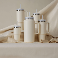 Gobelet en acier inoxydable personnalisable de 30oz 40oz pour l'extérieur tasse à café en métal isolée sous vide avec poignée de 14oz pailles