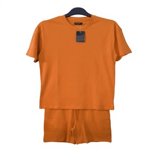 Ensemble de vêtements de nuit pour femmes en jersey de coton écologique respirant, col rond, imprimé, avec short et broderie en dentelle, fabriqué par un fabricant OEM - Product Image 1
