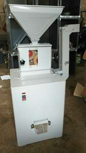 Machine <span class=keywords><strong>de</strong></span> décorticage <span class=keywords><strong>de</strong></span> <span class=keywords><strong>riz</strong></span> à 3 rouleaux facile à utiliser Machine <span class=keywords><strong>de</strong></span> décorticage <span class=keywords><strong>de</strong></span> <span class=keywords><strong>riz</strong></span> la plus vendue - Product Image 5