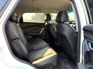 Jetour X70 2018 SUV Usado 1.5T Turbo Manual 5 Plazas Volante a la Izquierda Crossover Familiar Espacioso - Product Image 5