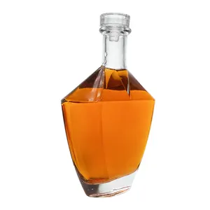 زجاجة زجاجية متعددة الشكلات بسعة كبيرة وتصميم فريد للتعبئة الصناعية للويسكي والفودكا والشراب والمشروبات الروحية 750 مل