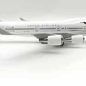 Modellino di Aereo in Resina Boeing 747 di Japan Airline, 30cm, Ornamento da Scrivania Collezionabile con Coda Rossa e Bianca - Product Image 4