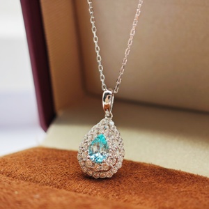 Joyería UM, Colgante de Plata 925 Chapado en Oro de 18K con Gema Paraiba Cultivada en Laboratorio en Forma de Pera para Uso Diario, Graduación, Cadena no Incluida - Product Image 2