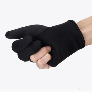 Gant de protection anti-brûlure en néoprène noir à trois doigts Wanmei pour lisseur de cheveux en salon - Product Image 3