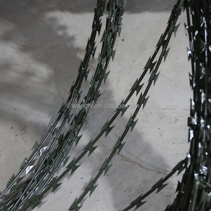 Fil barbelé rasoir durable galvanisé à chaud pour l'Irak, prix par mètre, fil concertina de 500 mm, fil barbelé rasoir à clipser, prix par mètre - Product Image 6