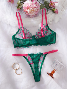 Conjunto de Lencería de Dos Piezas con Transparencias y Bordado Floral, Estilo Europeo, para Mujer - Product Image 4