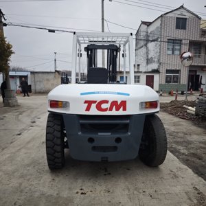 Chariot élévateur diesel TCM 8T d'occasion, chariot élévateur robuste avec garantie d'un an, terrain accidenté FD80, vente au détail - Product Image 5