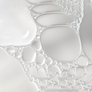 OEM/ODM Essence de soin de la peau hydratante Sérum nourrissant à l'acide hyaluronique 4D pour le visage super hydratant et éclaircissant - Product Image 4