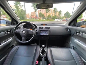 Personnalisation intérieure <span class=keywords><strong>Suzuki</strong></span> <span class=keywords><strong>Swift</strong></span> <span class=keywords><strong>Sport</strong></span> Berline 2017 Automatique Turbo Sièges en cuir Conduite à gauche Garantie d'un an Voiture pas chère - Product Image 5