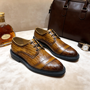 Chaussures Derby italiennes de style vintage premium en cuir verni à semelle épaisse, chaussures habillées formelles pour hommes à bout pointu, chaussures de bureau à bout amande et semelle épaisse - Product Image 1