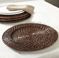 Assiettes de présentation rondes en rotin doré pour table d'extérieur, assiettes de mariage en acrylique à motif rotin, présentation alimentaire unique