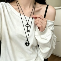 Collier en cordon noir avec pendentif Cadenas et Clé Cœur pour couple, accessoire long et superposable pour pull