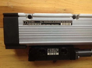 Heidenhain LB382C Optical Grating Ruler ตัวเข้ารหัสแบบเส้นตรงของแท้ใหม่ 2640 5.0 C002 ID 315418-12 ตัววัดตำแหน่งเชิงเส้นแบบมุม - Product Image 4