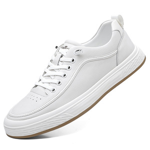 รองเท้าผ้าใบหนังผู้ชาย ส้นแบน พื้นยาง นุ่มสบาย รองเท้าลำลอง เดินสบายๆ สไตล์ใส่ได้ทุกวัน - Product Image 4