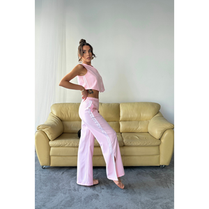 Ensemble mode femme taille S : Gilet court rose et pantalon à fente latérale et rayures latérales - Product Image 3