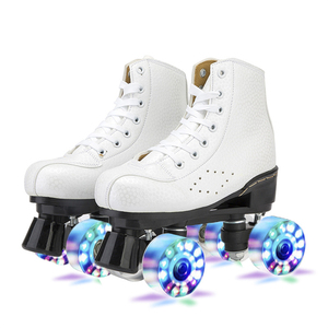 Patines de Ruedas Ajustables con Luces LED de PU para Hombre y Mujer, Patines de 4 Ruedas con Capacidad de 30-40L, Venta al Por Mayor - Product Image 5