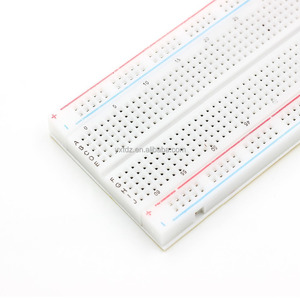 Placa de Pruebas sin Soldadura TOPCUS MB-102 de 830 Puntos, Placa de Prototipos de Circuitos Electrónicos para Experimentos de Bricolaje Eléctrico - Product Image 4