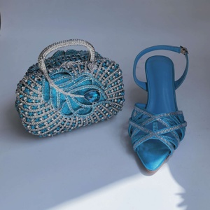 Pumps e Clutch da Donna Blu <span class=keywords><strong>Turchese</strong></span> con Cristalli, Scarpe Eleganti con Tacco a Spillo a Punta, Ideali per Feste e Matrimoni - Product Image 3